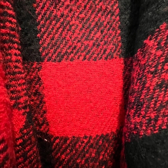 Maurices Red and Black Plaid Shawl Size OS like new - Picture 7 of 9